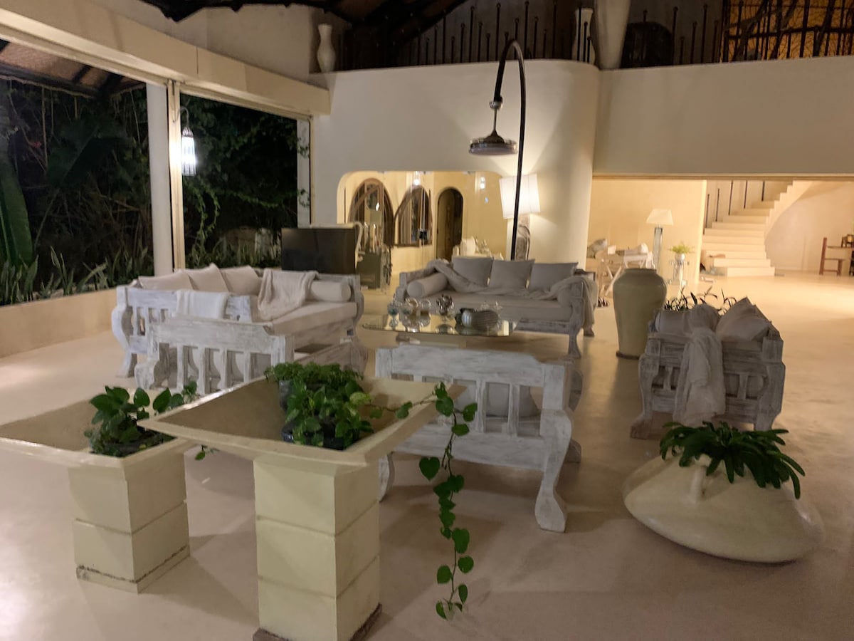 Living & Dining