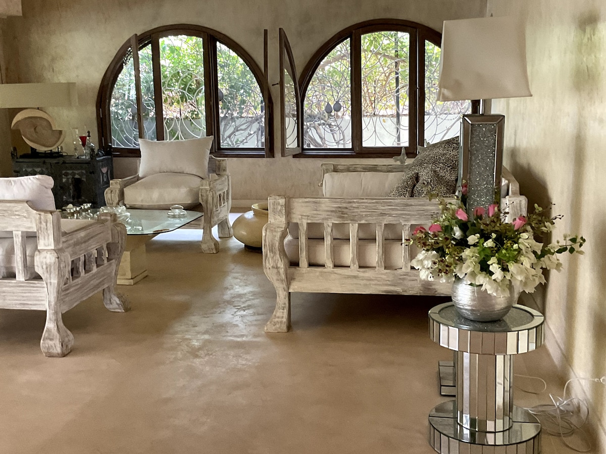 Living & Dining