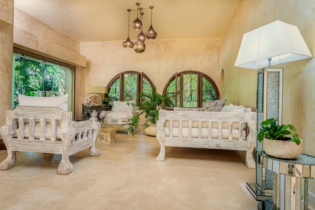 Living & Dining