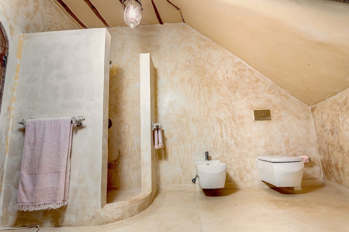 Rooms & Suites