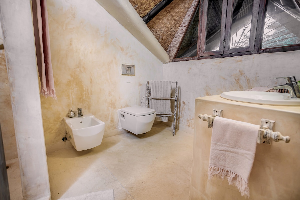 Rooms & Suites