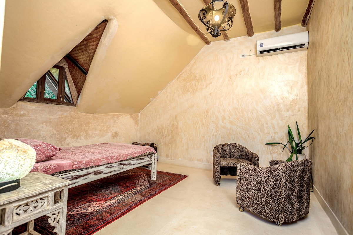 Rooms & Suites