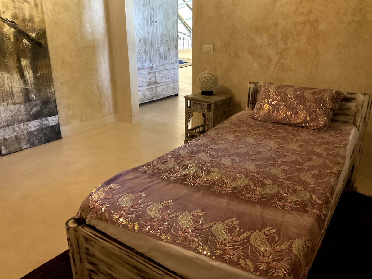 Rooms & Suites
